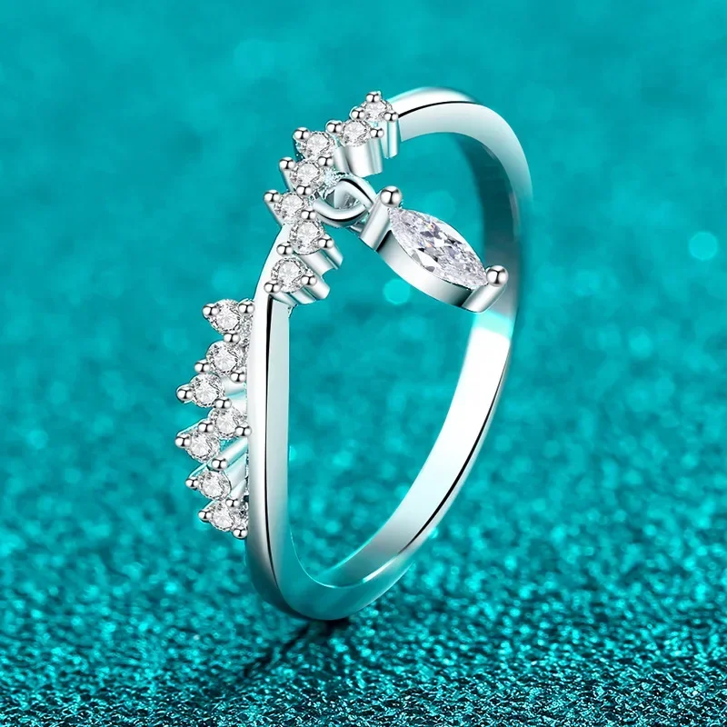 

Platinum PT950 Moissanite ring women's light luxury niche exquisite high-end temperament ring gift