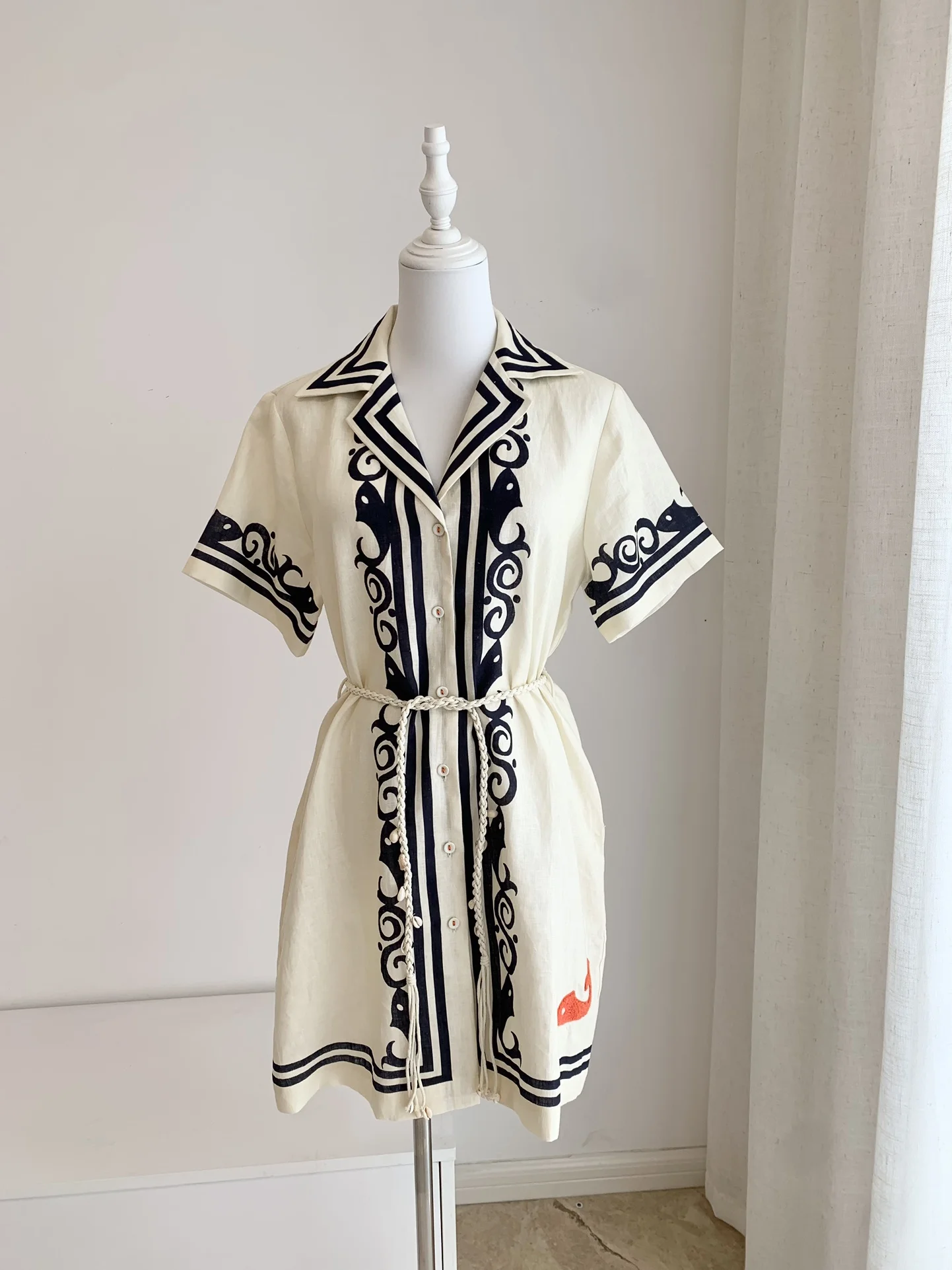 فستان قميص نسائي من الكتان بطبعة المحيط وأكمام قصيرة