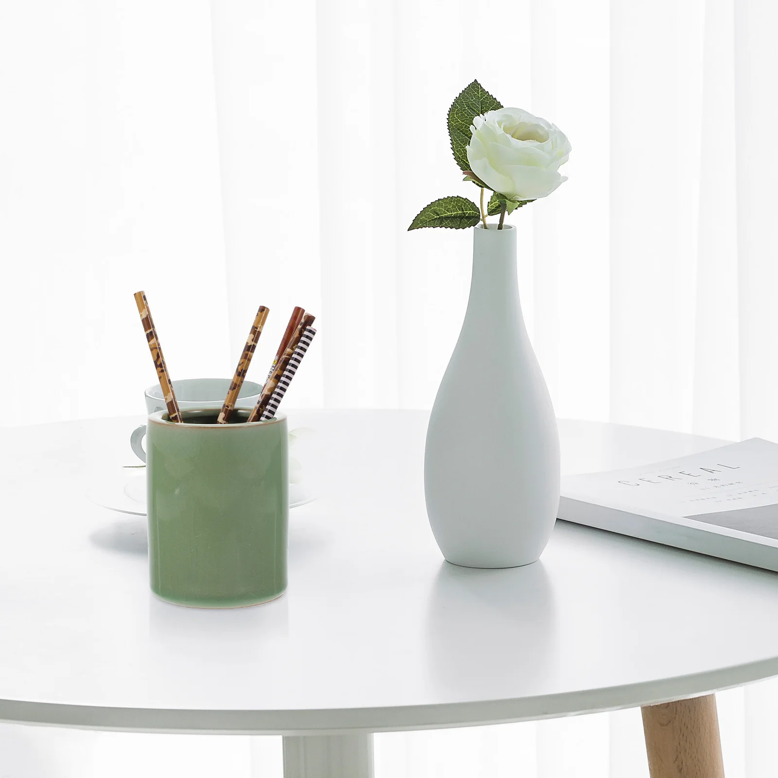 

1Pcs Ceramic Pen Holder Premium Round Storage Container for Pens Pencils Makeup Brushes Office Desk Organizer Stationery