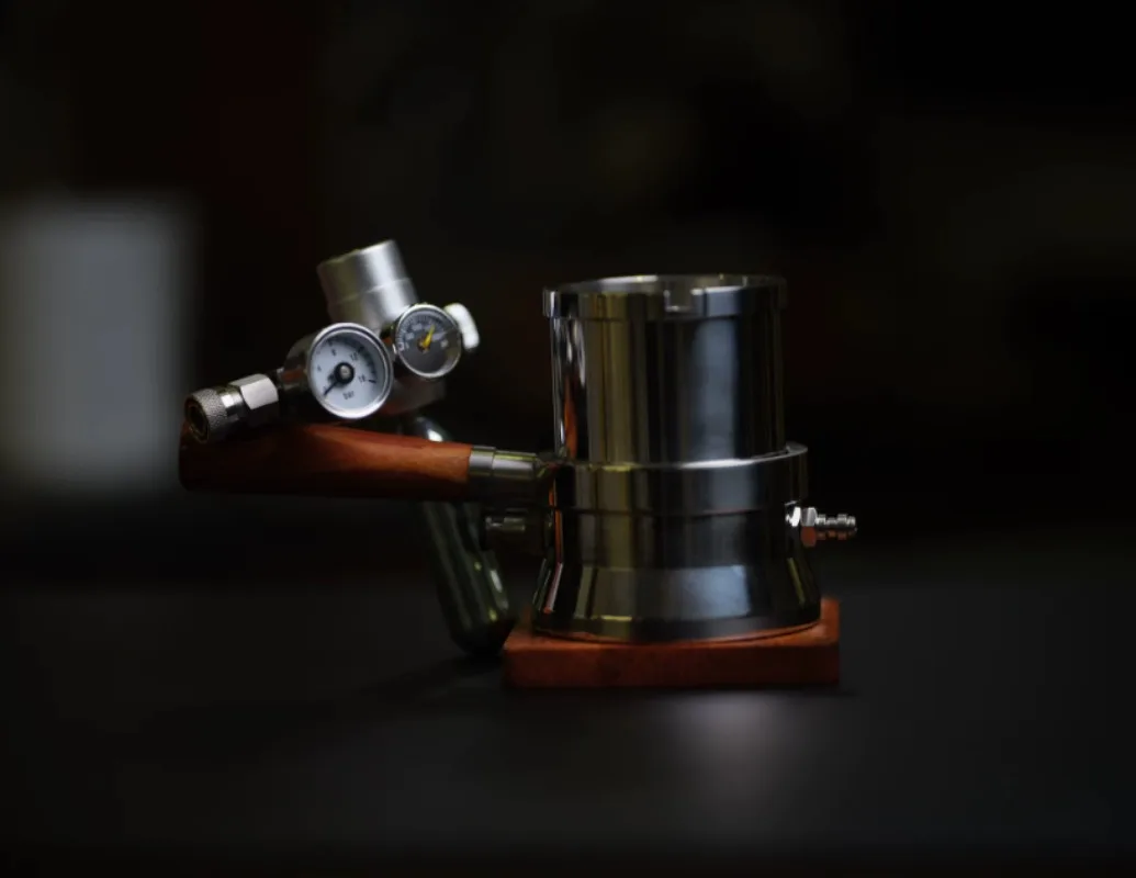 Pneumatic coffee machine, portable camping easy storage, concentrated extraction