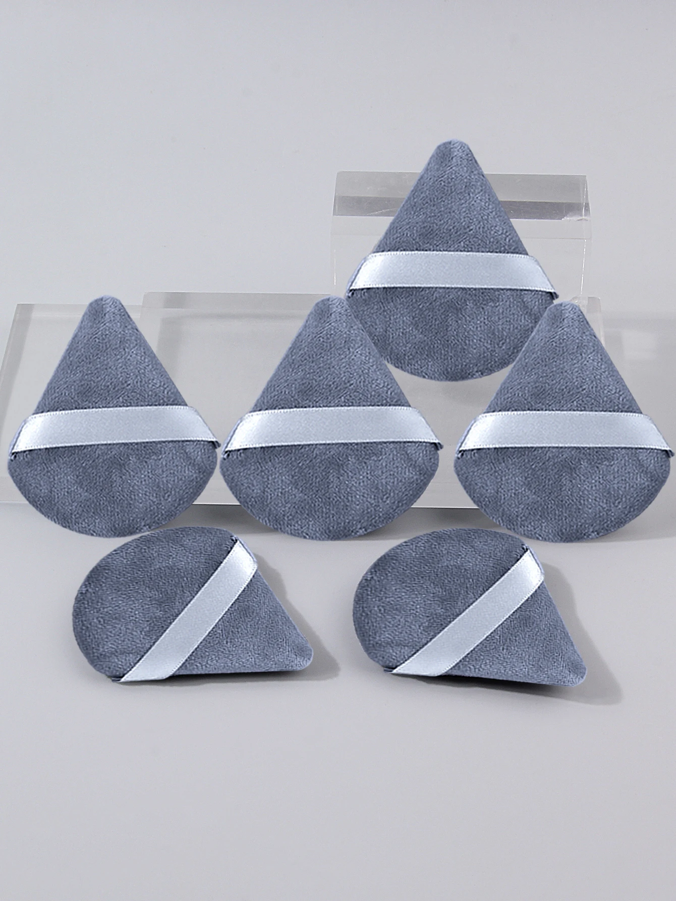 6-częściowa szara trójkątna gąbka do pudru, super miękka, do stosowania na sucho i na mokro, specjalnie zaprojektowana dla artystów makijażu