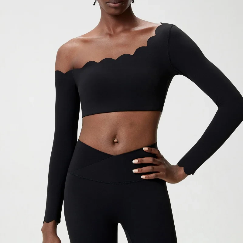 

SharpStar Women's Single Shoulder Wavy Sports Top Plus Size Stretchy Yoga Long Sleeve Shirt Breathable Workout Shirt with Bra