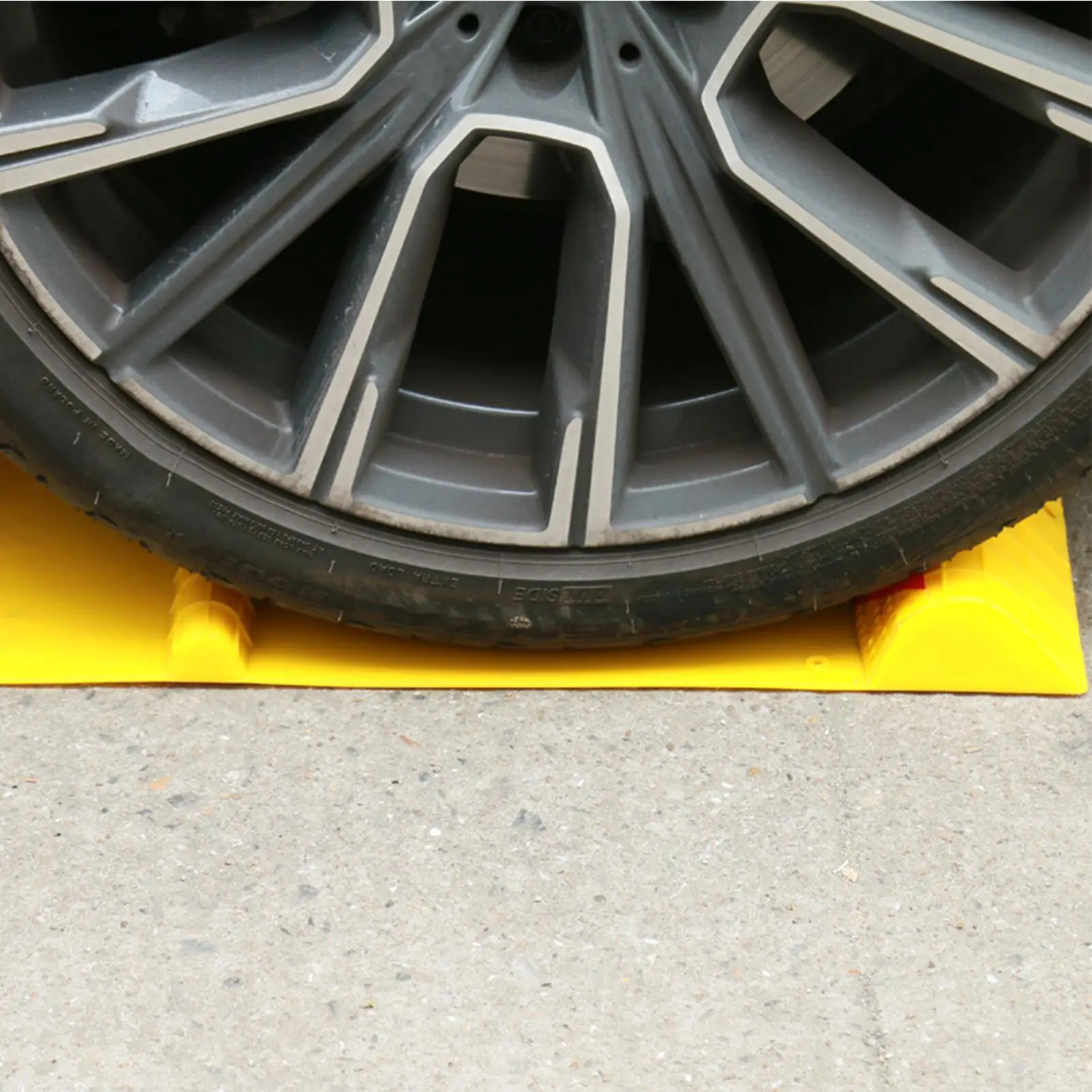 Garage Parking Mat Garage Floor Mats Under Car Anti-Slip Tire Plug Stopper For Vehicle Positioning Rug Pad Barrier 55x28x5cm