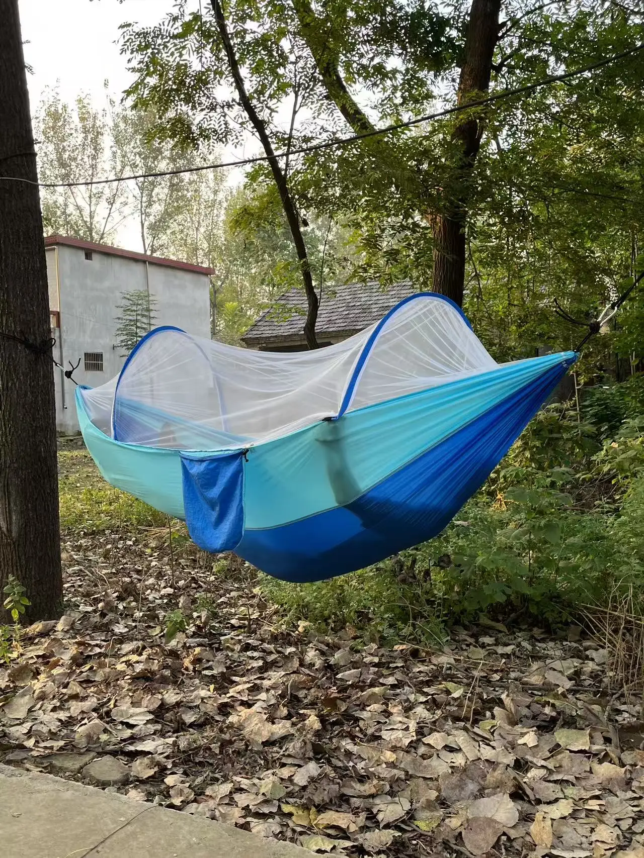 ポータブルダブルハンモックスタンド付き-裏庭、パティオ、キャンプ用の頑丈なポータブルハンモック、キャリーバッグとカップホルダー付き