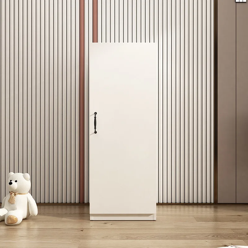 

Однодверный шкаф из массива дерева. Детский шкаф для хранения вещей для взрослых. Современный простой аренда e****мический балконный вертикальный шкаф.