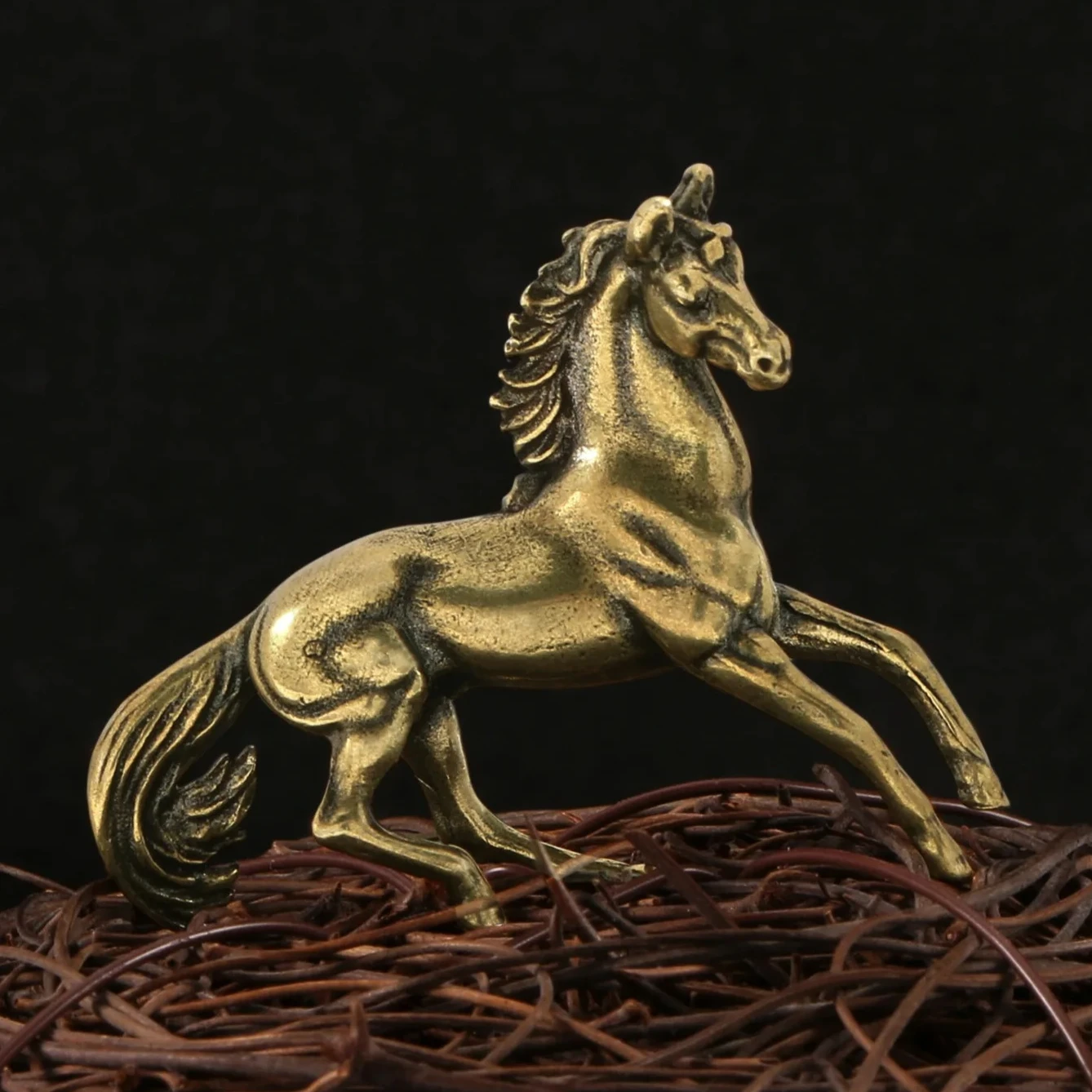 Antique Brass Galloping Horse Figurine Vintage Decorative Sculpture for Home & Office Chinese Zodiac Horse Brass Sculpture