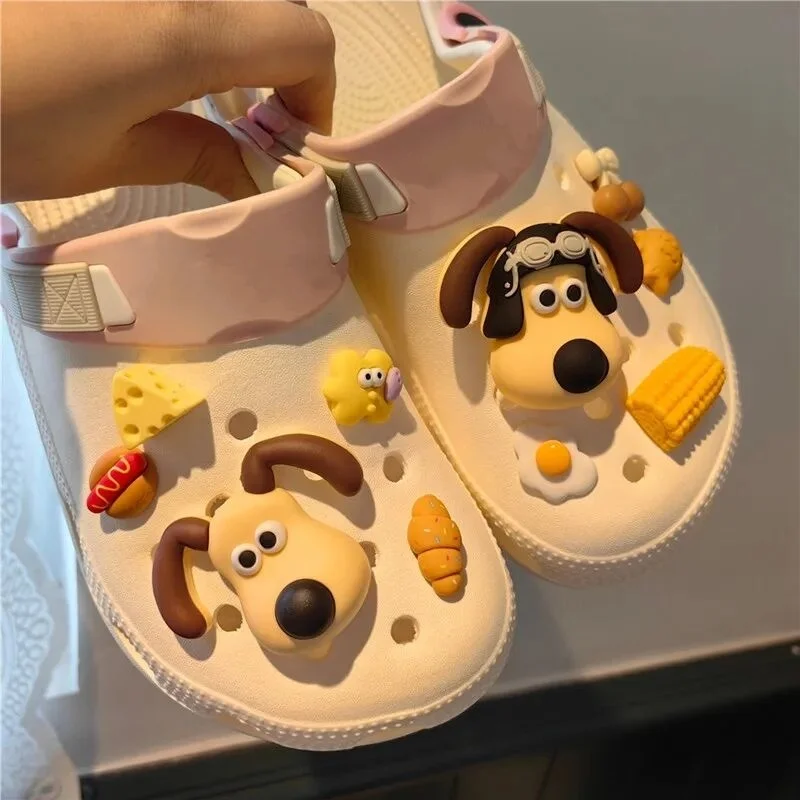 2024 Hot New Arrival 1 set Cute Dogs Shoes Accessories Boys Girls Sandals Garden Shoe Buckle Decorations Fit Charm