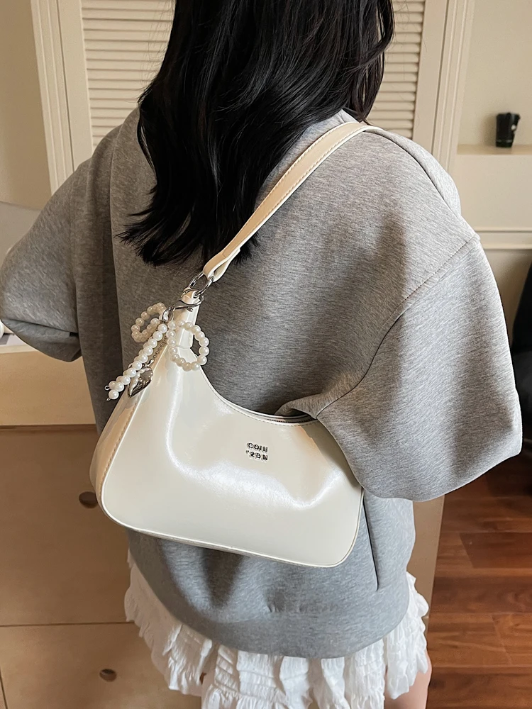 

Chic PU Leather Single Shoulder Bag for Women Korean Style Fashion Bow Pendant Messenger Bags Versatile Casual Commuting Handbag