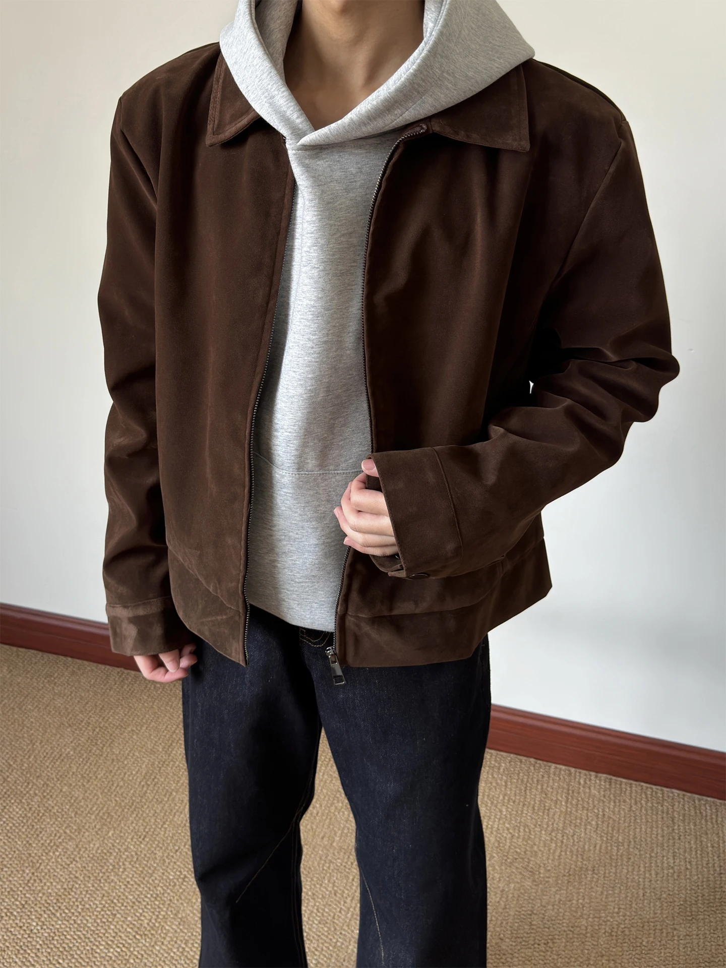 

Мужская замшевая куртка для охоты с воротником-стойкой, рабочая одежда, бейсбольная куртка, осенняя модная молодежная верхняя одежда, застежка-молния...