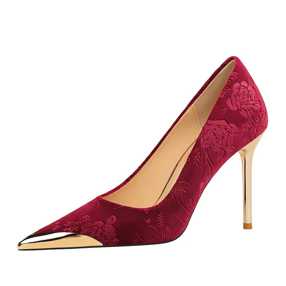 

2024 Women's Shoes Style Banquet Suede Flower Embossed Metal Pointed High Middle Heels Single Wedding Ladies Pumps туфли женские
