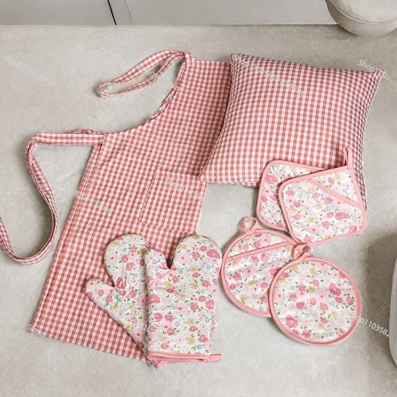 Heat Resistant Kitchen Gloves Non-Slip Potholders Flower Pattern Oven Mitts and Pot Holders with Cooking Apron Set of 5