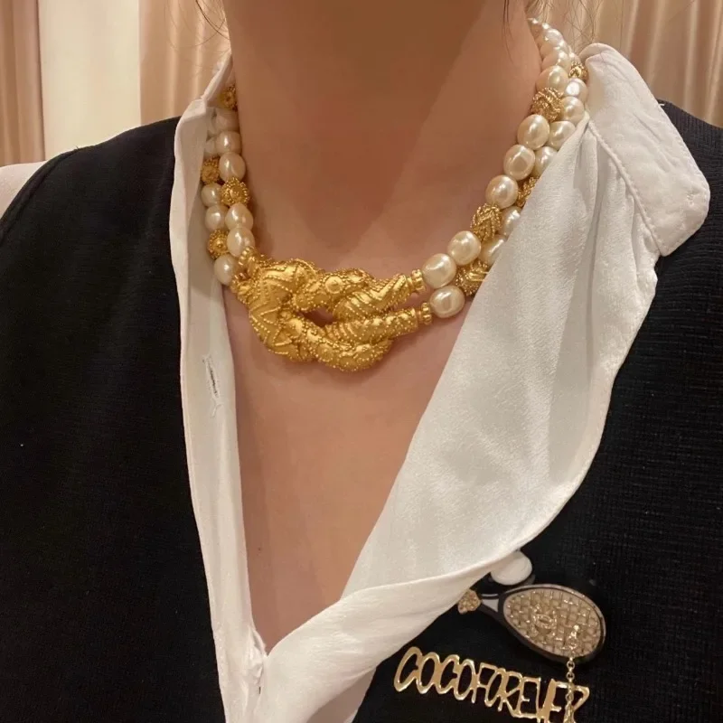 Vintage Cleopatra Gold Plated Pearl Ladies Clavicle Chain for Women Designer Palace Style Luxury Baroque Pearl Women's Necklace