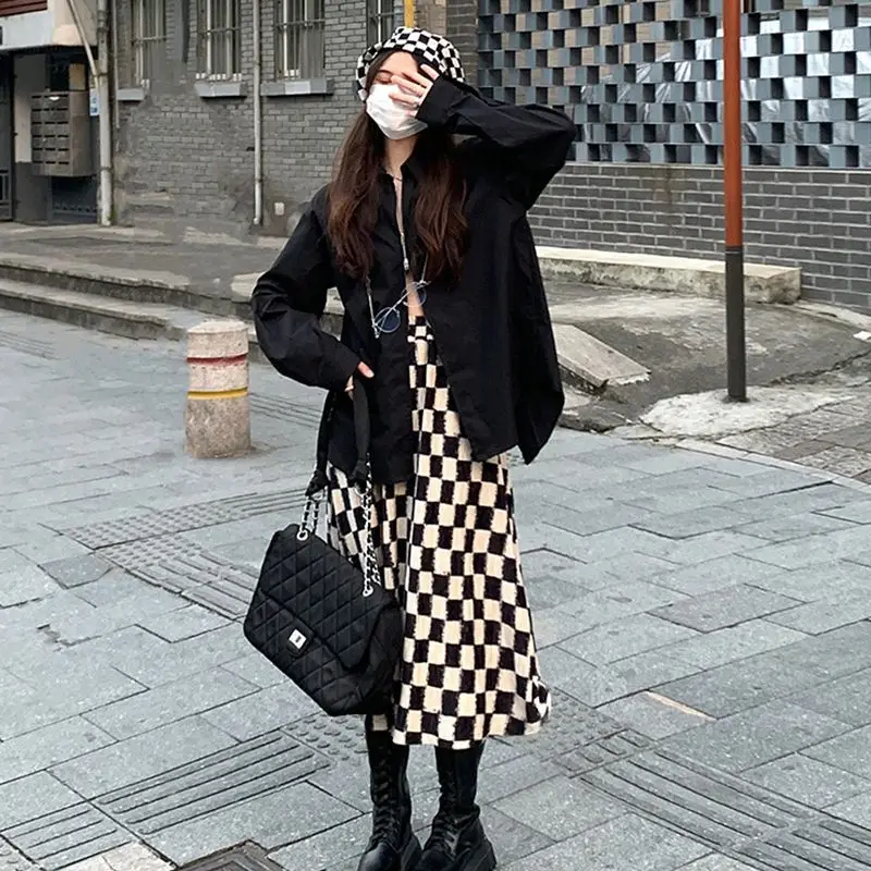 2023 AutumnWinter New High End Corduroy Checkerboard Half Skirt Women's Korean Print High Waist Fashion Mid Length A-line Skirts