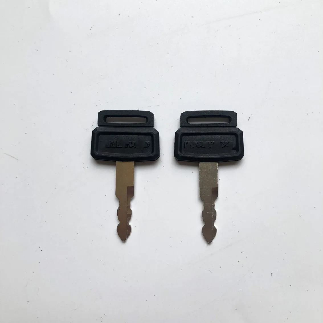 2PCS D200 Ignition Key For Daewoo DoosanDH210 DH200 DX220 Excavator Heavy Equipment