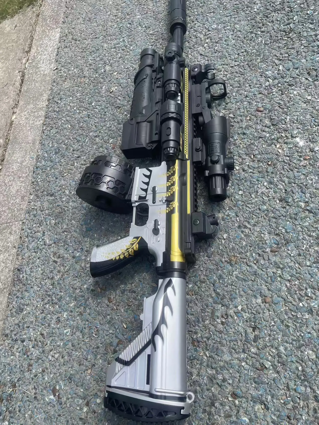 射撃体験！ M416 自動電動ジェルブラスターライフル、リアルな反動付き - エピックな屋外ジェルボールブラスターウォー、ギフト玩具