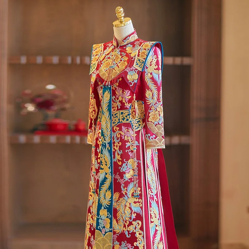 The new style of dragon and phoenix a traditional Chinese wedding dress is suitable for toasting opening ceremonies - Image 3