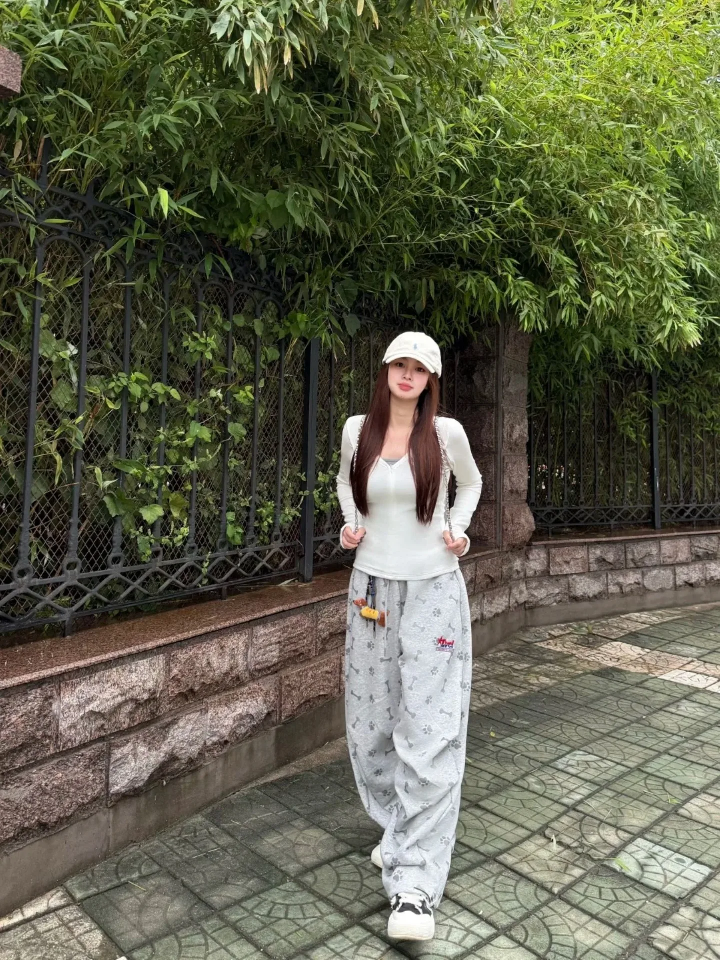 

ey Spor Casual Trousers Autumn Winter American Hiphop High Street Trendy Brand Pleated Long Pants Straight Leg Jeans