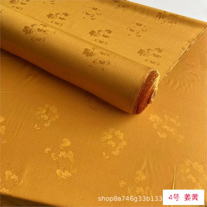 ชุดกี่เพ้าผ้าไหมลายฉลุแบบโปร่งสำหรับฤดูร้อน