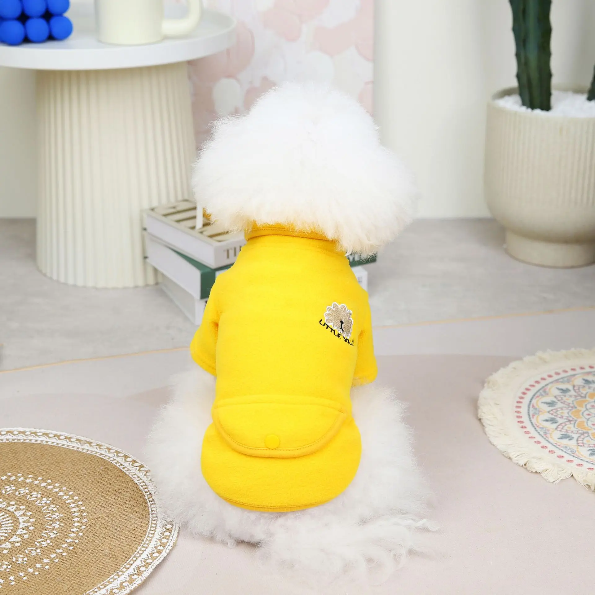 Pet Sweater Fleece Fabric Warm Dog Clothing In Autumn and Winter Fashion Simple Pet Dog Clothing Pet Clothes Puppy Clothes