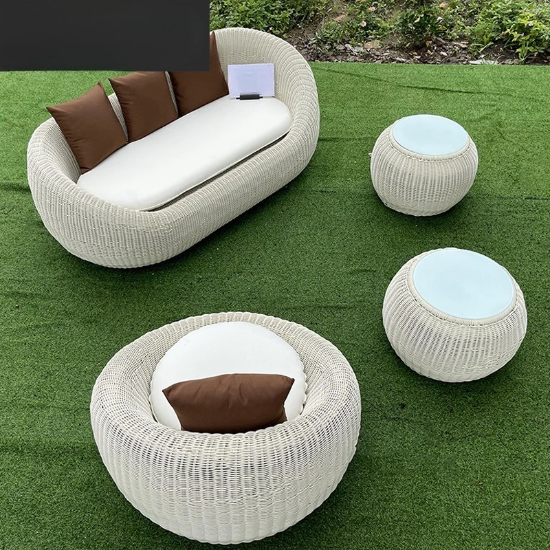 Sofá de vime ao ar livre pátio varanda hotel panorâmico jardim ao ar livre criativo lazer cama de vime combinação móveis