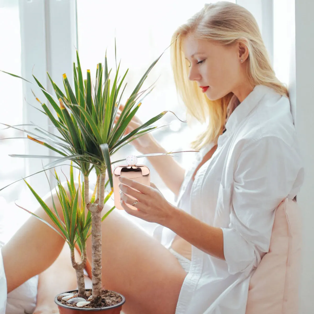 

Stainless Steel Mini Wine Bottle Rhinestone Design Compact Size Travel Friendly Lightweight Women Gift Rose Gold