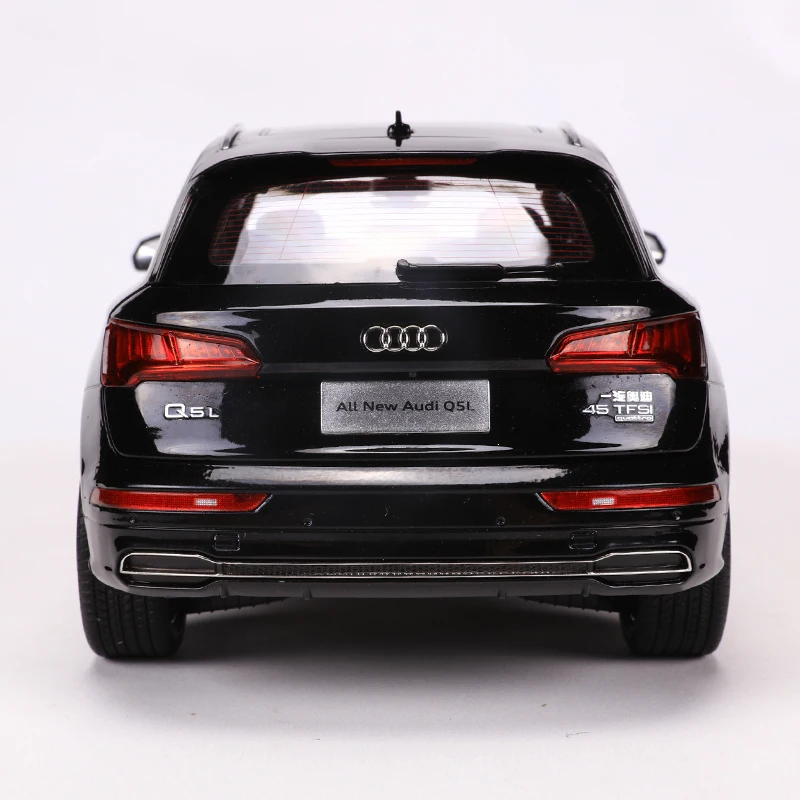 1:18 Original 2018 AUDI Q5L Diecast  Alloy Car Model For Three Colors Black White Blue