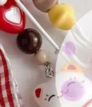 سلسلة مفاتيح كرة من الفرو الأحمر الساحر مع قطة محظوظة رائعة؛ قلادة سلسلة هاتف روح الدعابة؛ حقيبة معلقة مزخرفة على ظهره هدية ساحرة #1