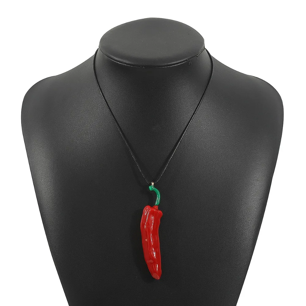 Fashion Boho Style Red Pepper Pendant Necklace Cute Realistic Simulated Chili Necklace Simple Simulated Vegetable Collar