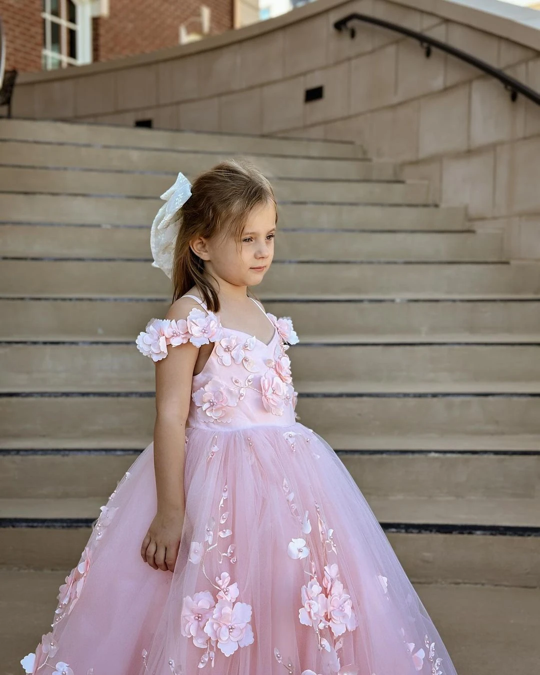 Fatapaese personalizado princesa menina vestido a linha saia com pétalas tridimensionais vestido bordado videiras vestidos de casamento