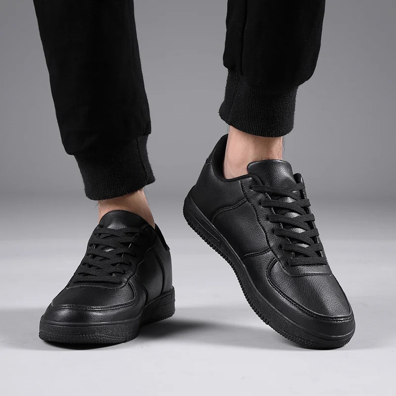 حذاء رياضي رجالي خفيف الوزن مقاوم للاهتراء برباط للزوجين برباط علوي للرجال للمشي والترفيه أحذية مفلكنة Zapatillas Hombre