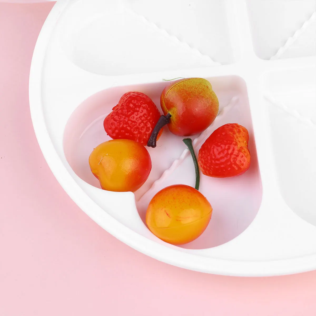 

2pcs Heart-Shape Egg Tray For Microwave Oven Heat Resistant Kitchen Egg Maker Cooking Tray Safe Non-Toxic White