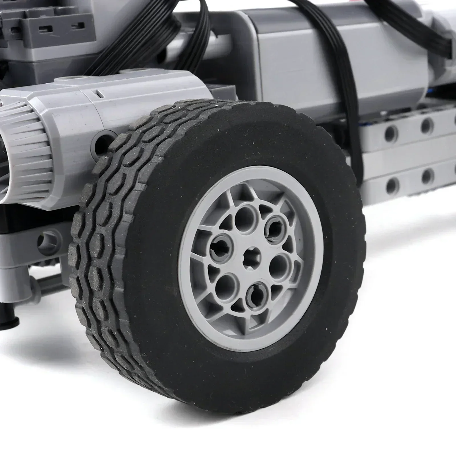 4WD سيارات ذات الدفع الرباعي الكهربائية عن بعد نموذج السيارة محرك المحرك التفاضلي والعتاد MOC التقنية بناء لعبة المكعبات الهدايا