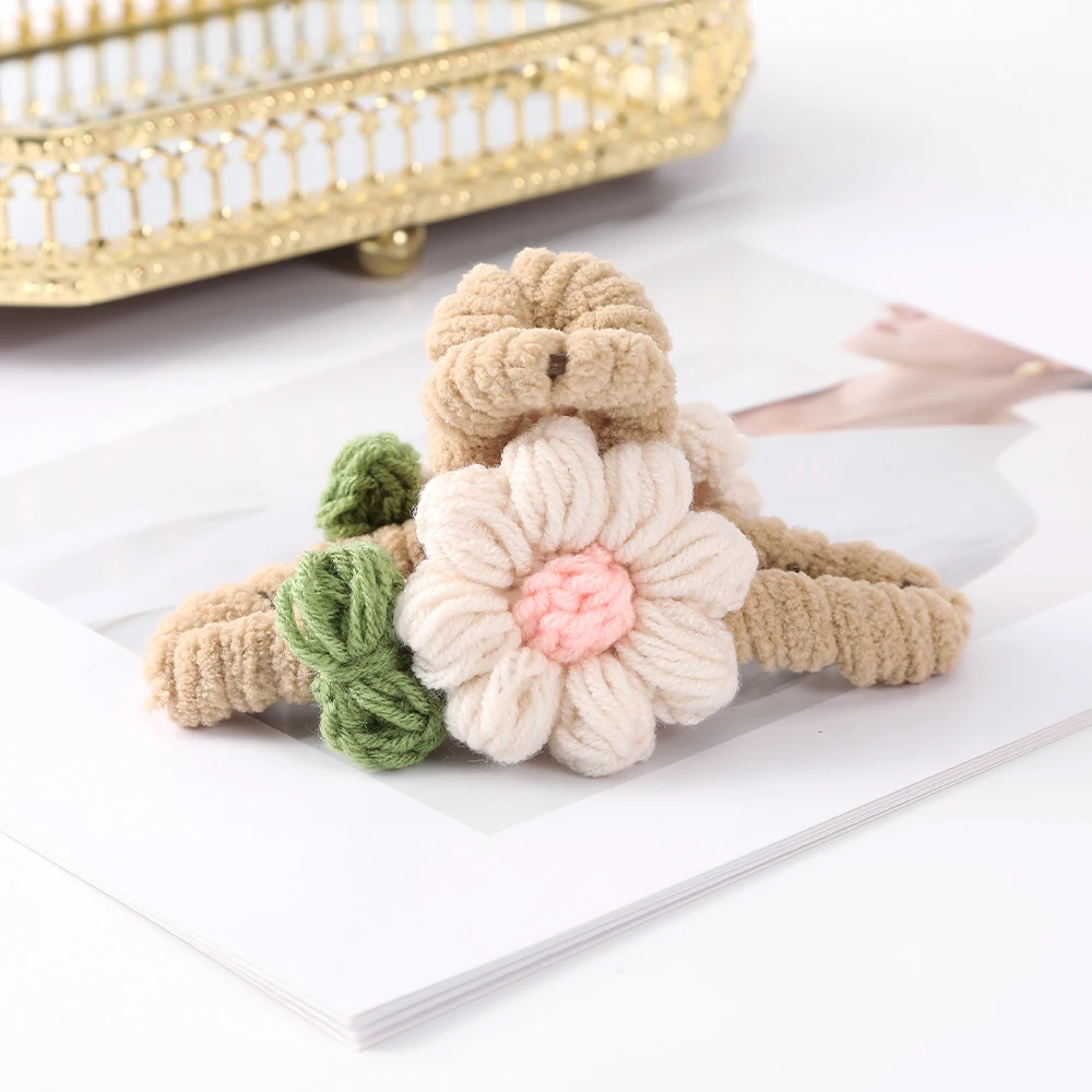 Knitted Double-leaf Flower Hair Claws Hair Clip Plush Autumn Winter Fashion Hairpin Ponytail Clamps New Hair Accessories Korean