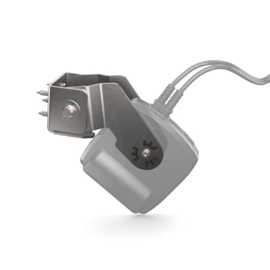 

MEGA Live 2 Transom-Mount for marine use, durable polymer housing, black finish, plug-and-play installation with wide-angle son
