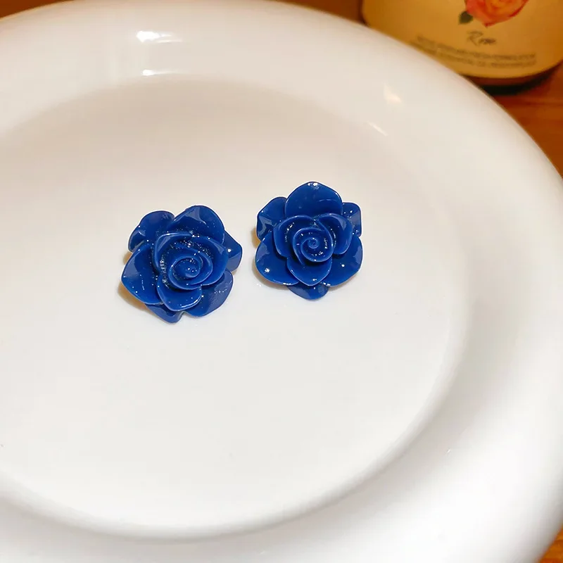 Retro Deep Blue Resin Rose Temperament Stud Earrings For Women Delicate Romantic Flowers Earrings Party Jewelry Gift Accessories