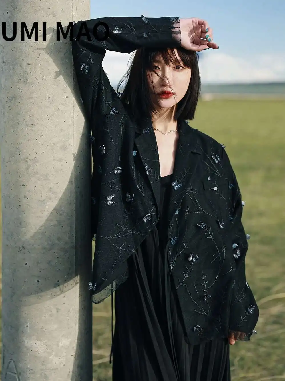 UMI MAO Black Jacket Butterfly Embroidered Blazers Women's 2023 Autumn New Design Style Fried Street Coat Top Y2K