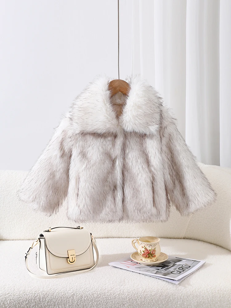 New Autumn and Winter Children's Clothing: White Base Coffee-Colored Fox Fur Collar Coat, Eco-Friendly Faux Fur Coat for Boys and Girls, Thickened Warm Windproof Coat, Soft Raccoon Fur Top, Double Pockets, Three Buttons, Fashionable Versatile Outfit for Commuting and Travel, Birthday Gift Clothing, Faux Fur Coat