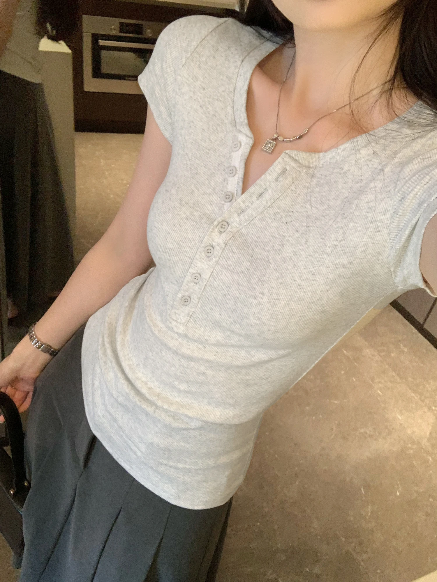 Button Half Placket Slim Fit Short Sleeved T Shirt for Women Slimming Straight Shoulder Casual Top