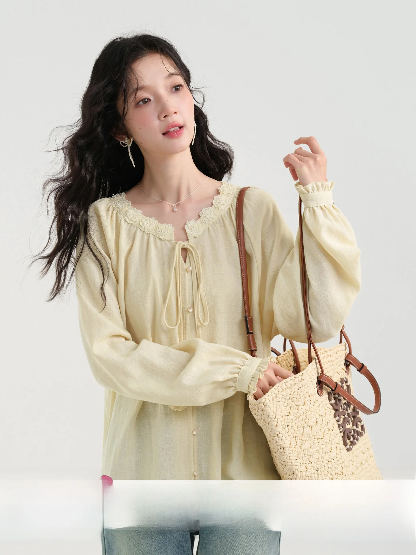 

Retro Floral Tie Sleeve Bubble Shirt Women's New 2026 Spring Design Sensation Small Audience Long Sleeve Top Cotton Nylon