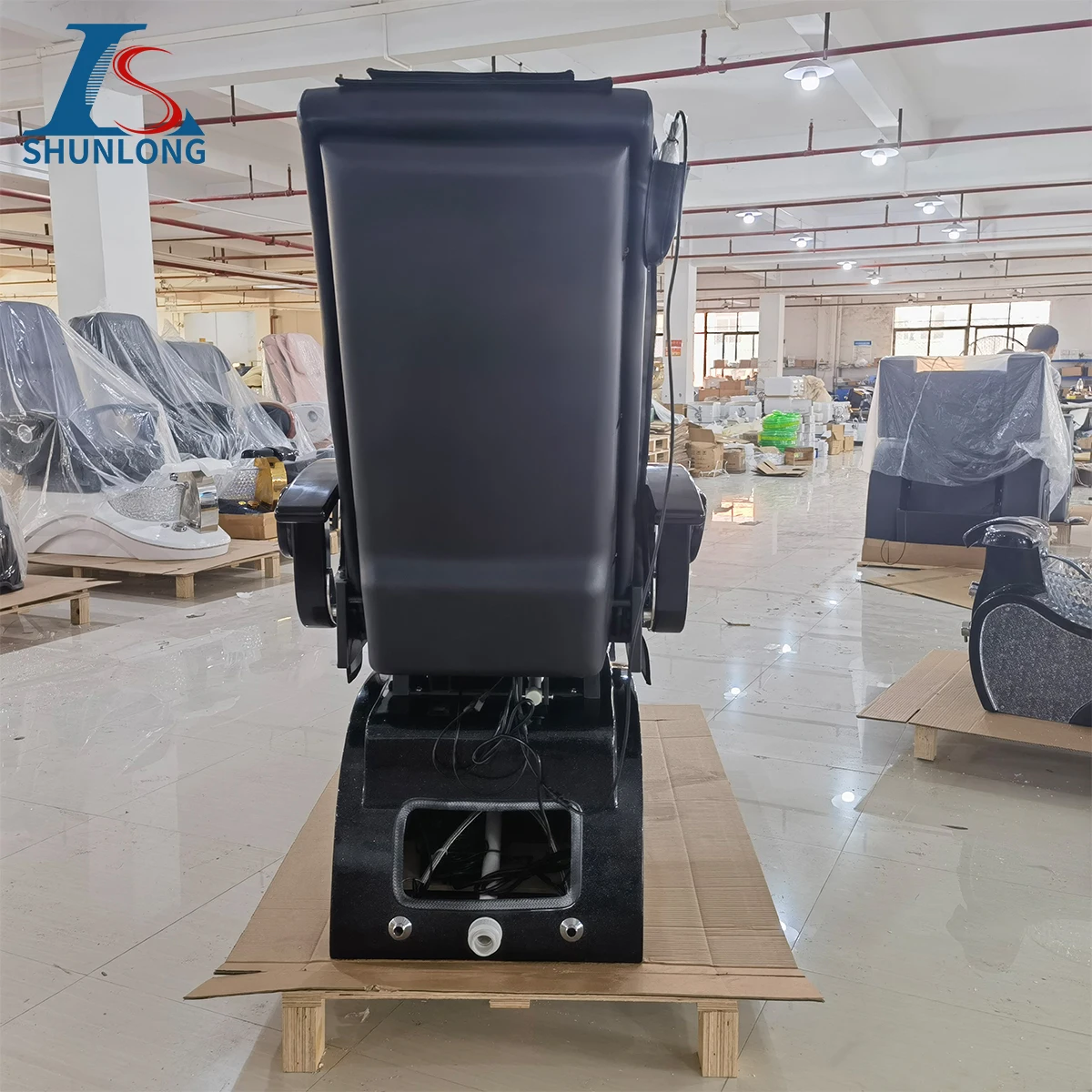 Luxury Black PU Pedicure Spa Chair Reclining Nail Salon Pedicure Chair with Glass Foot Basin & Green LED Light Beauty Furniture