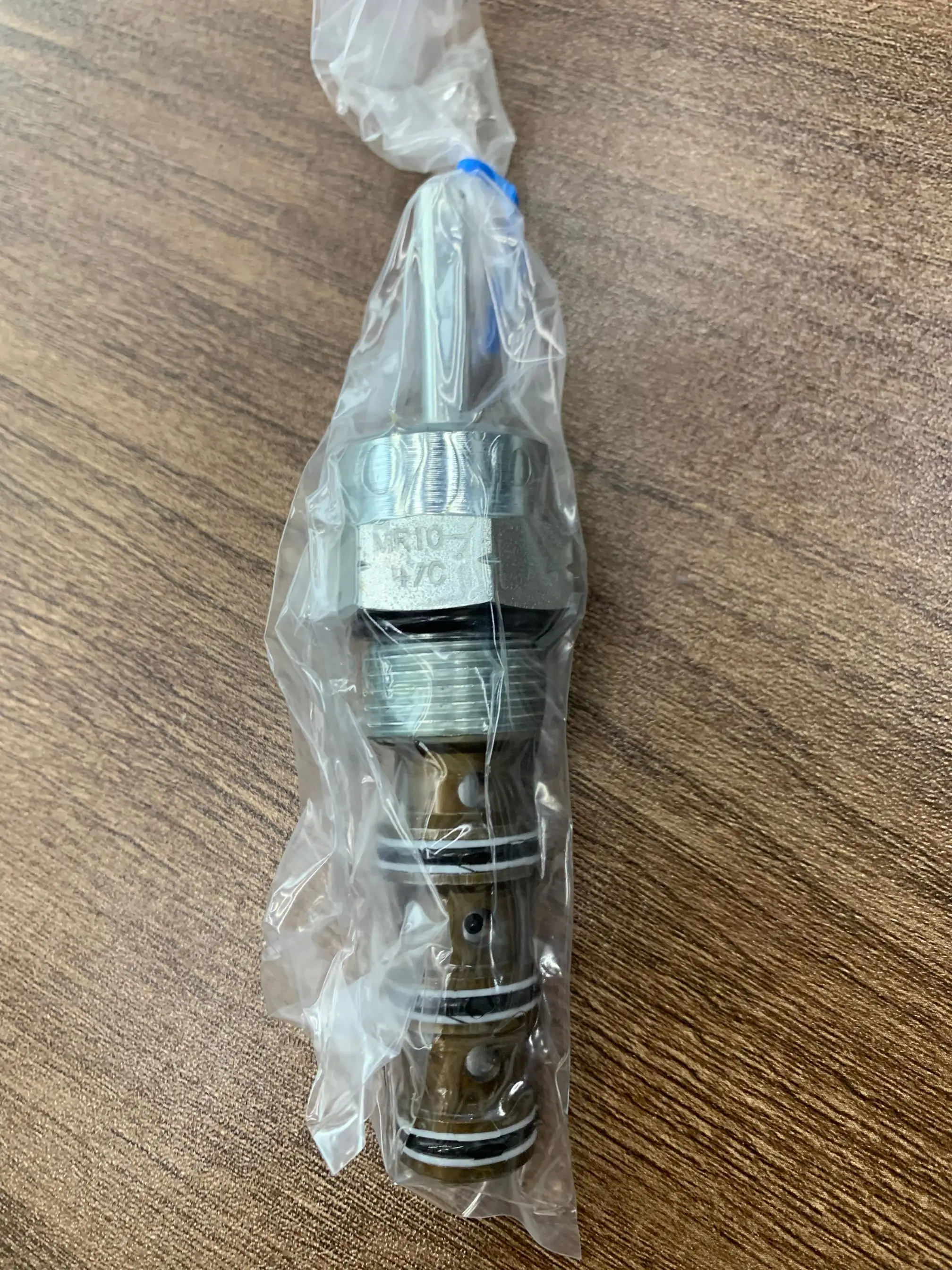 

MR10-47 MR10-47C MR10-47C-0-N Оригинальный электромагнитный клапан HydraForce, сделанный в США, картридж SUN HYDRAULCIS, есть на IH