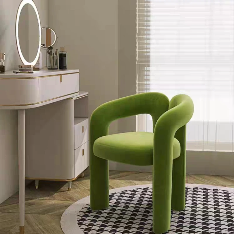 ΠΠΎΠΌΠ°ΡΠ½ΠΈΠΉ ΡΡΠ°Π»Π΅ΡΠ½ΡΠΉ ΡΡΠΎΠ»ΠΈΠΊ Π² ΠΊΡΠ΅ΠΌΠΎΠ²ΠΎΠΌ ΡΡΠΈΠ»Π΅, ΡΠΎΠ²ΡΠ΅ΠΌΠ΅Π½Π½ΡΠΉ ΠΌΠΈΠ½ΠΈΠΌΠ°Π»ΠΈΡΡΠΈΡΠ½ΡΠΉ Π²ΡΡΠΎΠΊΠΎΠΊΠ°ΡΠ΅ΡΡΠ²Π΅Π½Π½ΡΠΉ ΡΠ°Π±ΡΡΠ΅Ρ Π΄Π»Ρ ΠΌΠ°ΠΊΠΈΡΠΆΠ°, ΡΠΎΡΠΊΠΎΡΠ½ΡΠΉ ΠΎΠ΄ΠΈΠ½Π°ΡΠ½ΡΠΉ ΡΡΠ°Π»Π΅ΡΠ½ΡΠΉ ΡΡΠΎΠ»ΠΈΠΊ Π΄Π»Ρ ΠΆΠ΅Π½ΡΠΊΠΎΠΉ ΡΠΏΠ°Π»ΡΠ½ΠΈ. ΠΠΎΠΌΠ°ΡΠ½ΠΈΠΉ ΡΡΠ°Π»Π΅ΡΠ½ΡΠΉ ΡΡΠΎΠ»ΠΈΠΊ Π² ΠΊΡΠ΅ΠΌΠΎΠ²ΠΎΠΌ ΡΡΠΈΠ»Π΅, ΡΠΎΠ²ΡΠ΅ΠΌΠ΅Π½Π½ΡΠΉ ΠΌΠΈΠ½ΠΈΠΌΠ°Π»ΠΈΡΡΠΈΡΠ½ΡΠΉ Π²ΡΡΠΎΠΊΠΎΠΊΠ°ΡΠ΅ΡΡΠ²Π΅Π½Π½ΡΠΉ ΡΠ°Π±ΡΡΠ΅Ρ Π΄Π»Ρ ΠΌΠ°ΠΊΠΈΡΠΆΠ°, ΡΠΎΡΠΊΠΎΡΠ½ΡΠΉ ΠΎΠ΄ΠΈΠ½Π°ΡΠ½ΡΠΉ ΡΡΠ°Π»Π΅ΡΠ½ΡΠΉ ΡΡΠΎΠ»ΠΈΠΊ Π΄Π»Ρ ΠΆΠ΅Π½ΡΠΊΠΎΠΉ ΡΠΏΠ°Π»ΡΠ½ΠΈ.