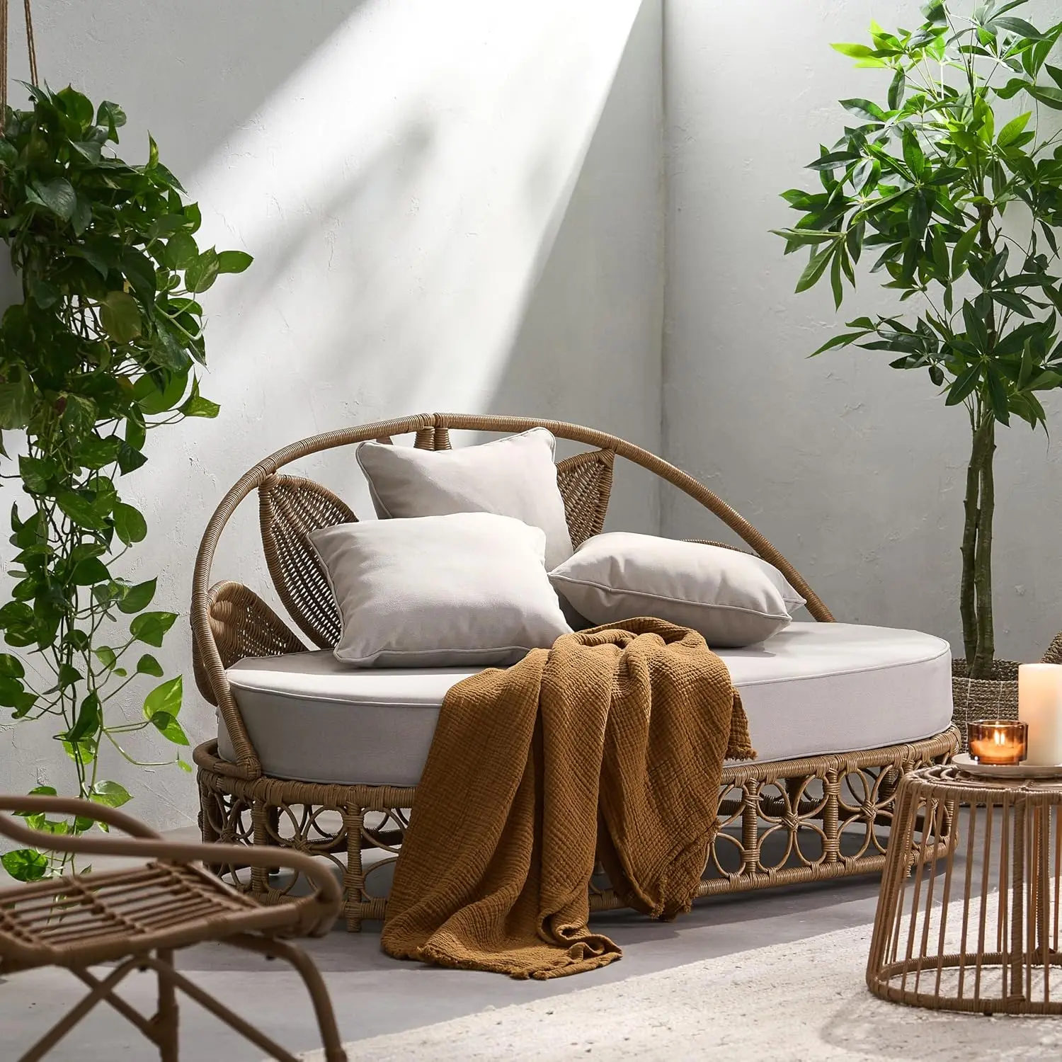 Wicker Outdoor Daybed Sofa with Floral Motif & 3 Pillows for Patio Relaxation, Customized