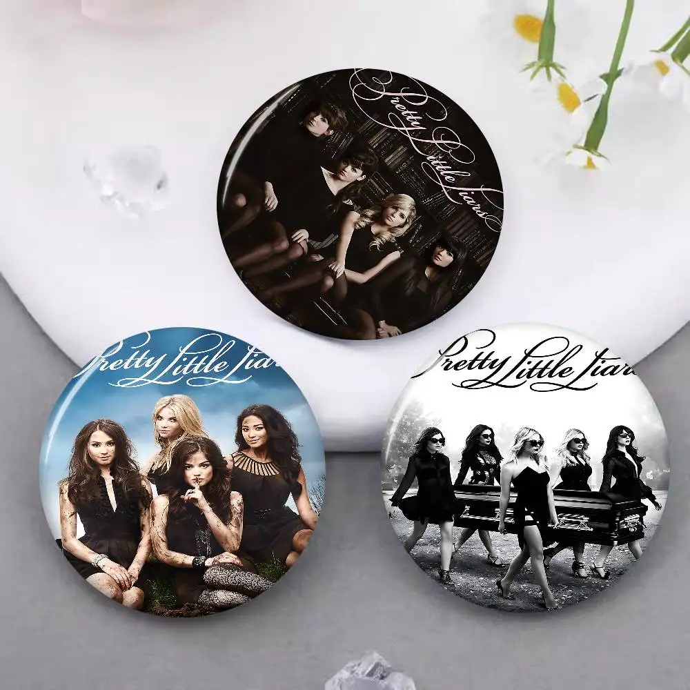 P-Pretty Little L-Liars Tv لينة زر دبوس مشرق مطبوعة أيقونة هدية للأصدقاء شارة طوق بروش التلبيب دبوس معدني