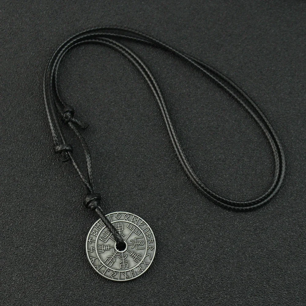 Vintage Runen-Kompass Anhänger Halskette Hochwertiges Metall Heidnisches Amulett für Männer Accessoires Schmuck Geschenke