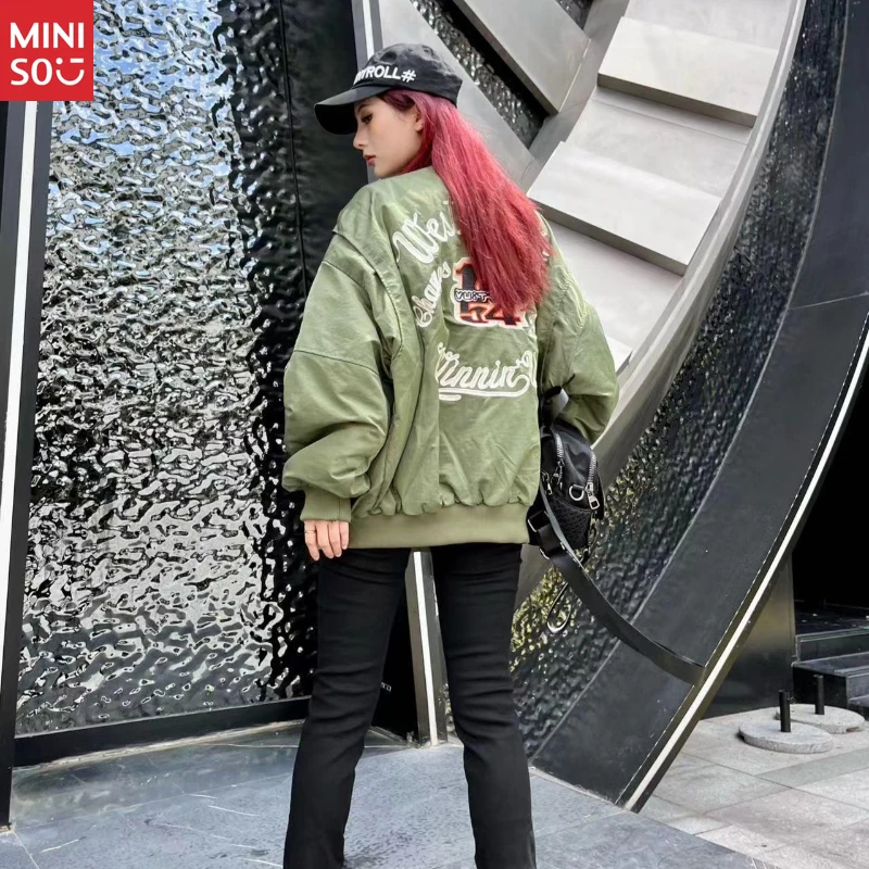 سترة بيسبول مبطنة من Miniso 2025، تطريز ملصق عالي التحمل، ملابس خارجية غير رسمية للجنسين