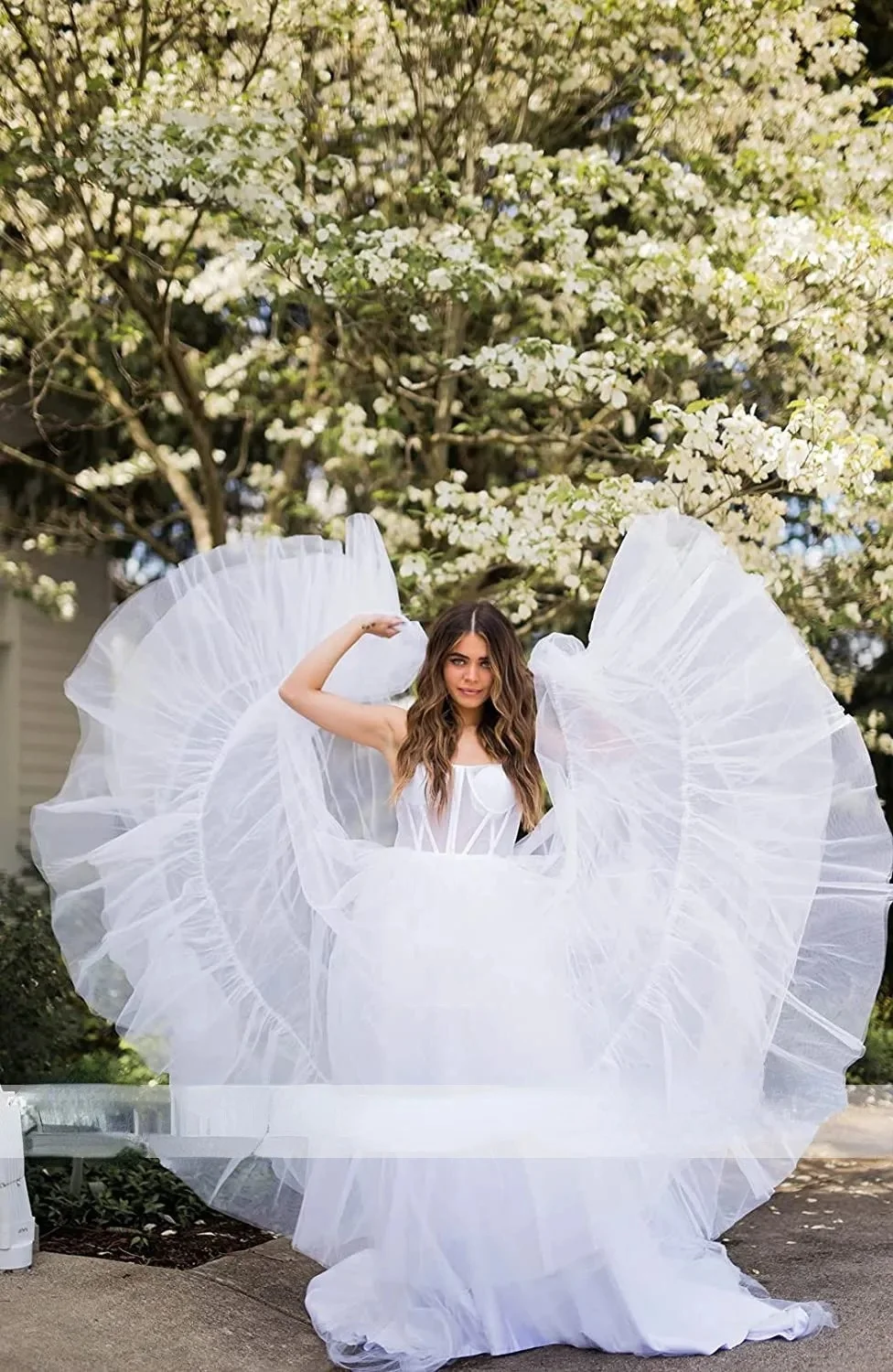 Customized 2026 Sexy Tulle Wedding Dress Spaghetti Straps Sleeveless Wedding Dresses Multi Layers Corset Bustier Bridal Gowns
