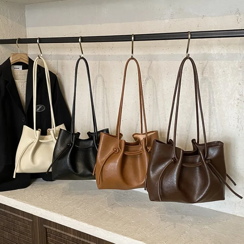 

Простые дизайнерские повседневные сумки для подгузников для женщин, элегантная кожаная сумка через плечо, вместительная сумка для поездок на работу, минималистичная однотонная сумка