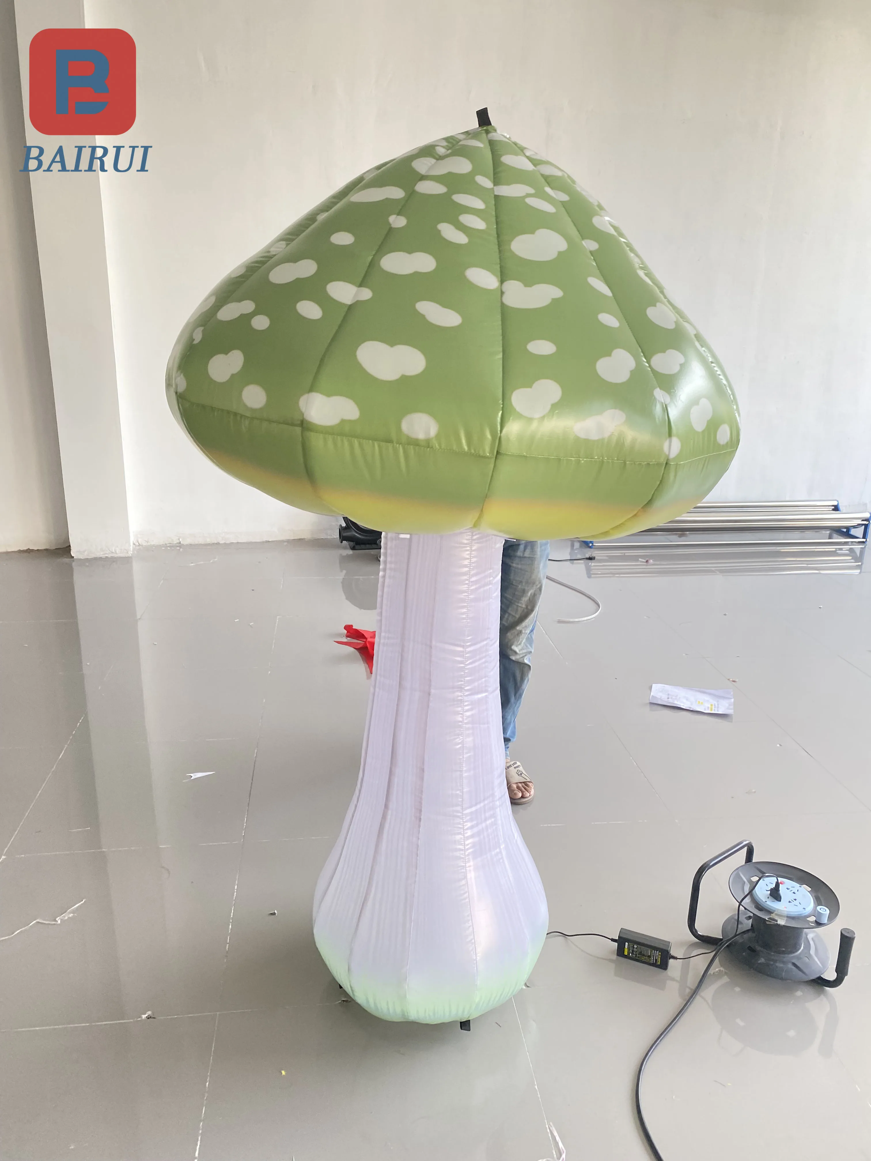 Inflatable Mushroom Model Outdoor Lawn Park plant-themed exhibition activities nightclub stage decoration can be customized