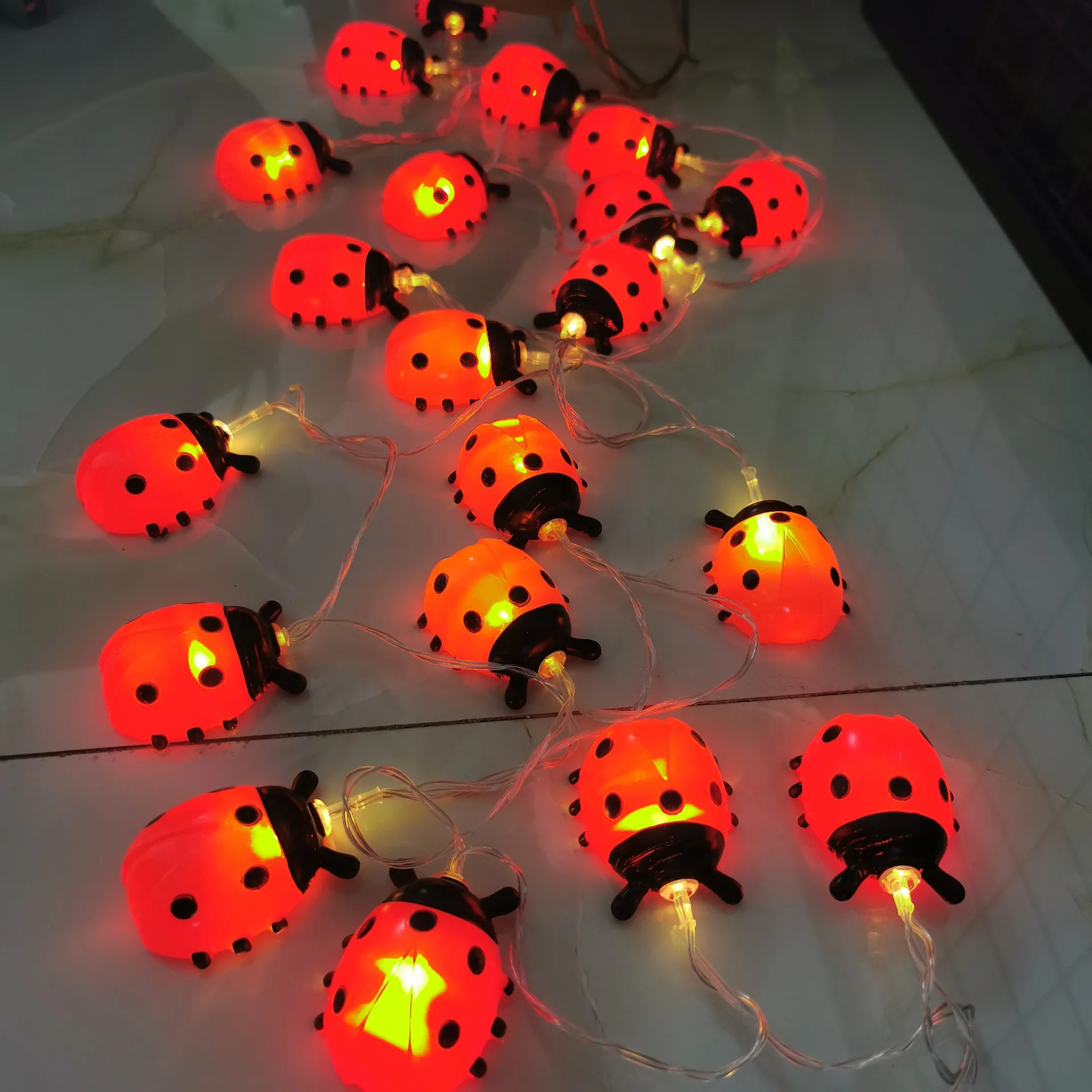 Imagem -02 - Ladybug String Lights para Decoração Cortinas de Flores Atmosfera de Festa Árvore de Natal 80led 10m 484